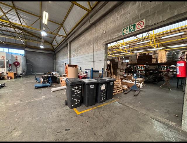1,951M² FACTORY TO LET IN MAITLAND
