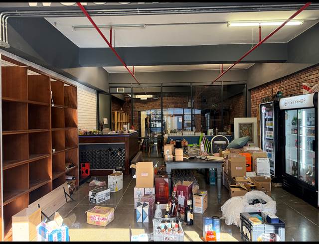 76M² BUILDING TO LET IN WOODSTOCK