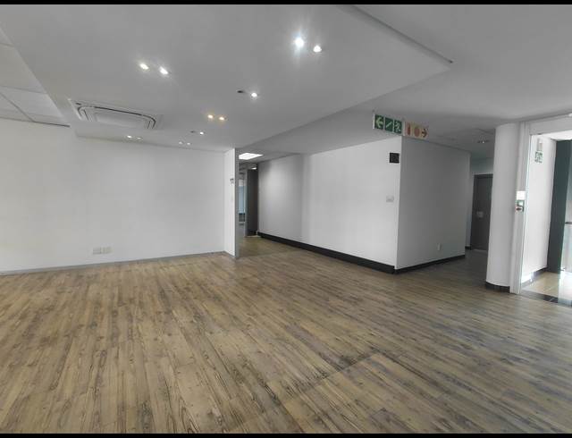 299M² OFFICE TO LET IN BRYANSTON