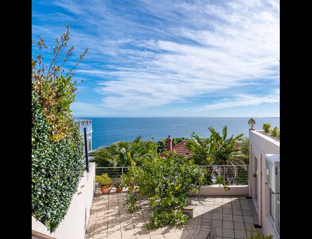 2 BEDROOM APARTMENT TO LET IN BANTRY BAY