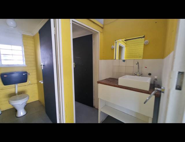 365M² BUILDING TO LET IN WOODSTOCK