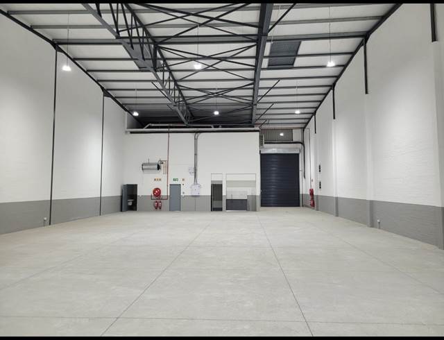 565M² WAREHOUSE TO LET IN STIKLAND INDUSTRIAL