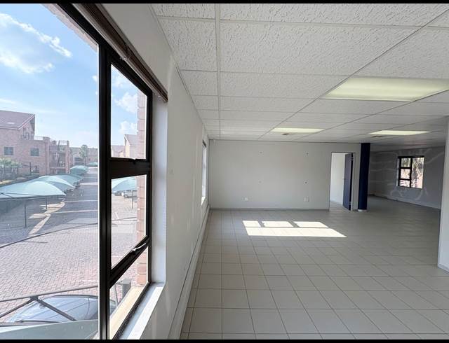 145M² OFFICE TO LET IN FOURWAYS