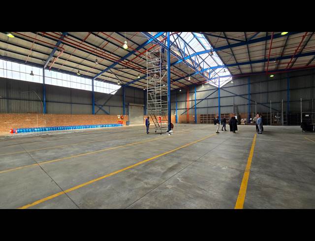 2,594M² WAREHOUSE TO LET IN SPARTAN