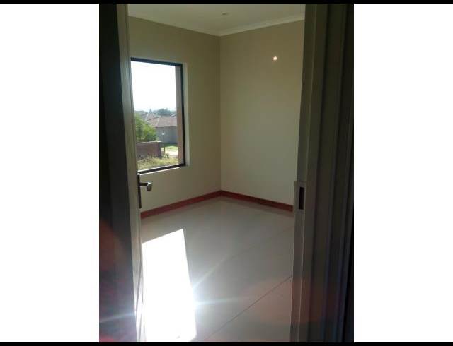 2 BEDROOM PROPERTY TO RENT IN AKASIA