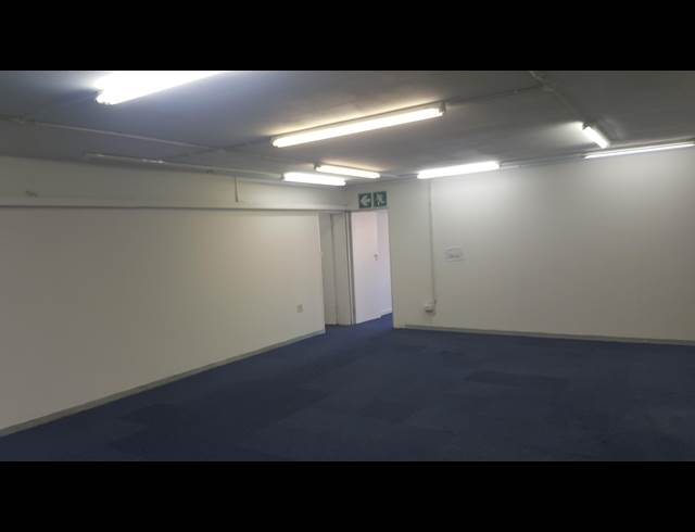 300M² FACTORY TO LET IN STAMFORD HILL