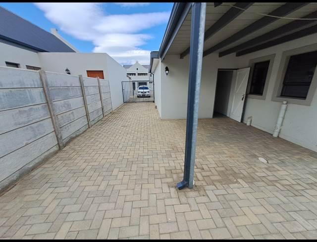 2 bed property to rent in REUNION PARK