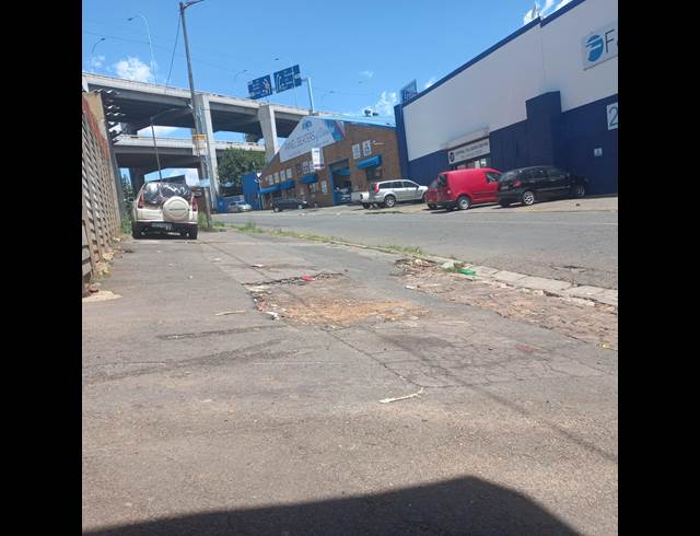 1,200M² WAREHOUSE TO LET IN CITY WEST