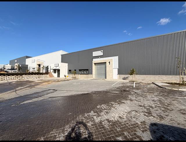 977M² WAREHOUSE TO LET IN ATLANTIC HILLS