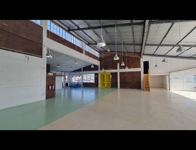 365M² BUILDING TO LET IN WOODSTOCK