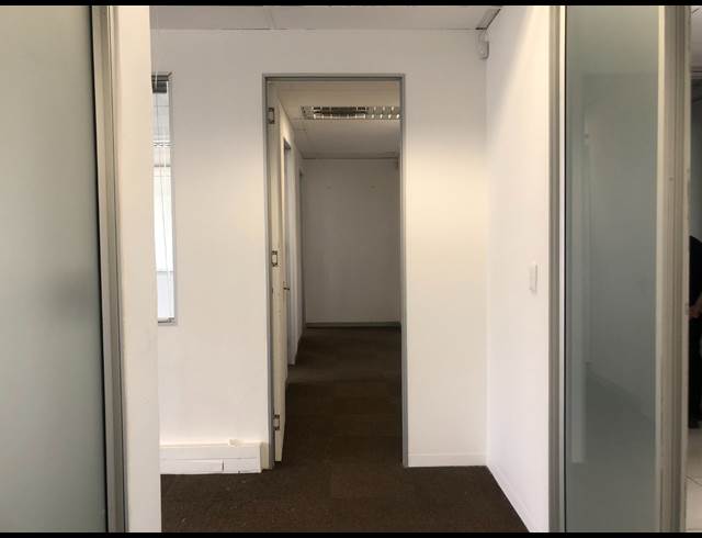 99M² OFFICE TO LET IN HYDE PARK