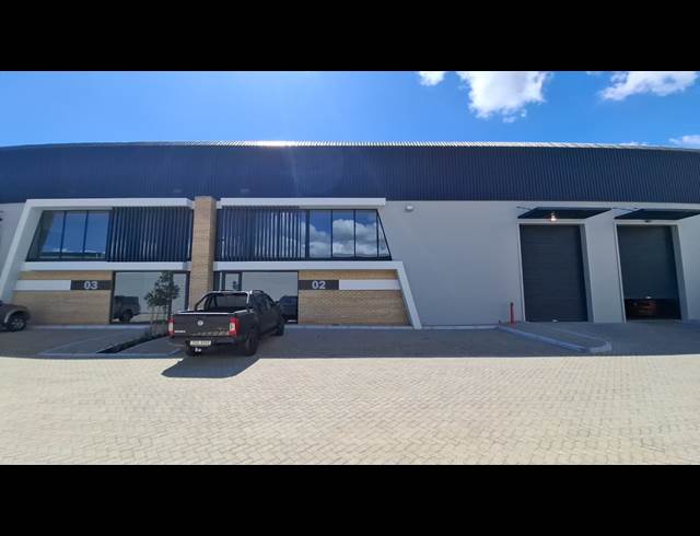 435M² WAREHOUSE TO LET IN STIKLAND INDUSTRIAL