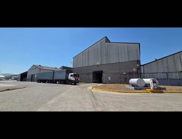 1,143M² WAREHOUSE TO LET IN PAARL CENTRAL