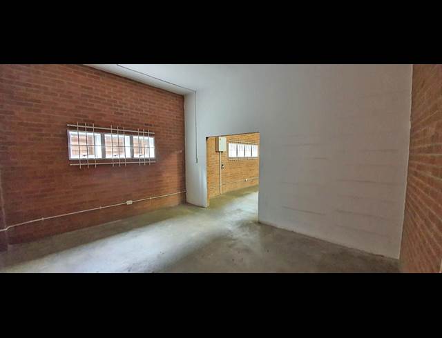 190M² WAREHOUSE RENTED IN SEBENZA