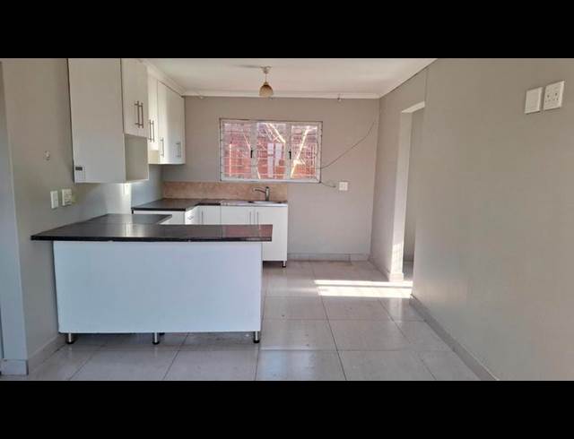 2 BEDROOM PROPERTY TO RENT IN OVERPORT