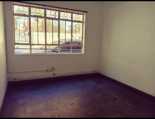 842M² WAREHOUSE TO LET IN PINETOWN CENTRAL