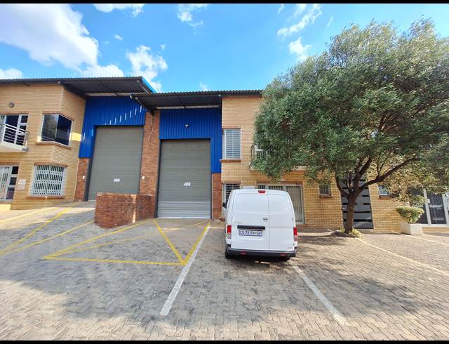 353M² WAREHOUSE TO LET IN NORTH RIDING