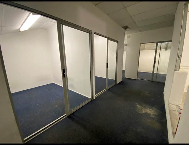 318M² WAREHOUSE TO LET IN MARCONI BEAM INDUSTRIA