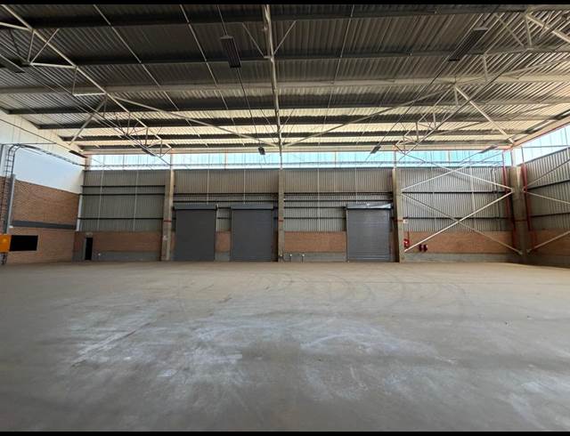 2,276M² WAREHOUSE TO LET IN CLAYVILLE