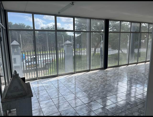 400M² OFFICE TO LET IN ORMONDE