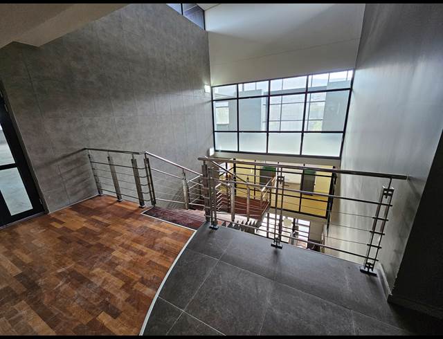 1,493M² OFFICE TO LET IN PLATTEKLOOF