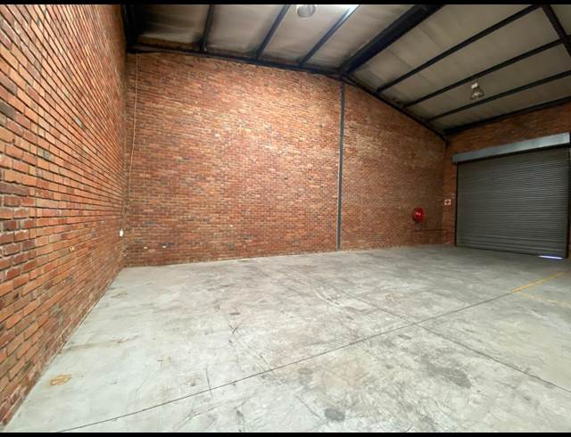 600M² WAREHOUSE TO LET IN HALFWAY HOUSE