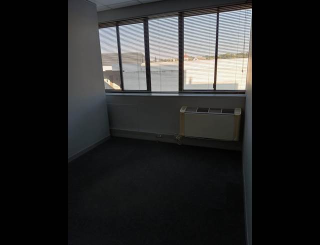 330M² OFFICE TO LET IN WESTVILLE