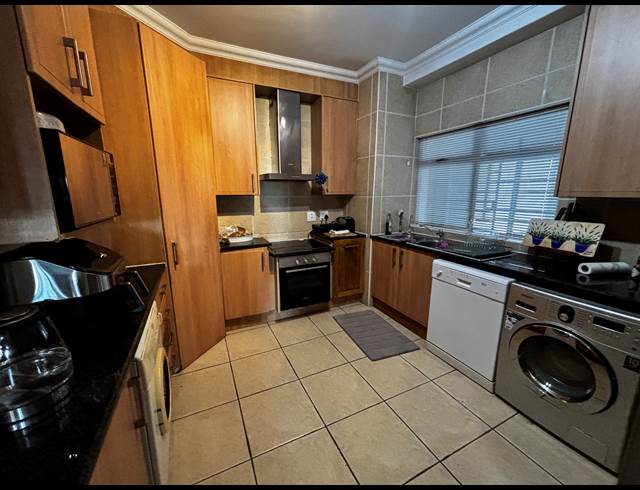 3 BEDROOM APARTMENT TO LET IN MORNINGSIDE