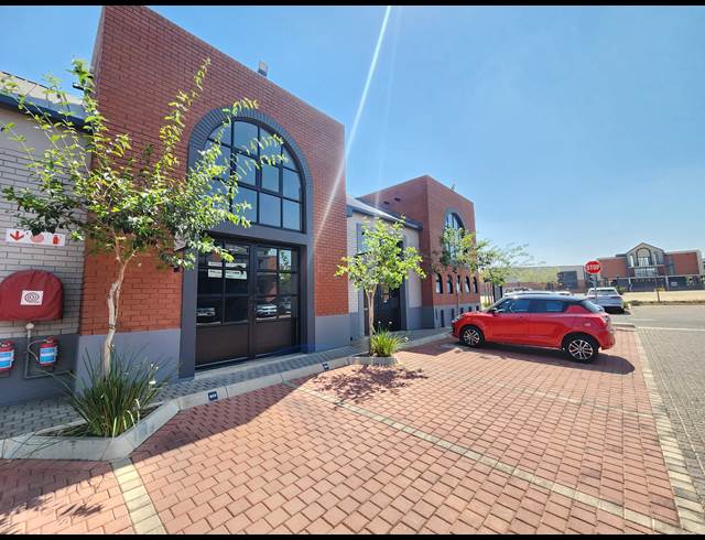 48M² OFFICE TO LET IN ROOIHUISKRAAL NORTH
