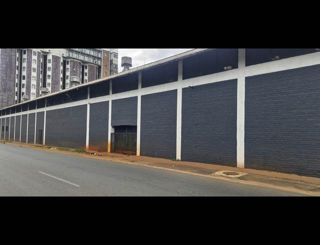 4,000M² WAREHOUSE TO LET IN NEWTOWN