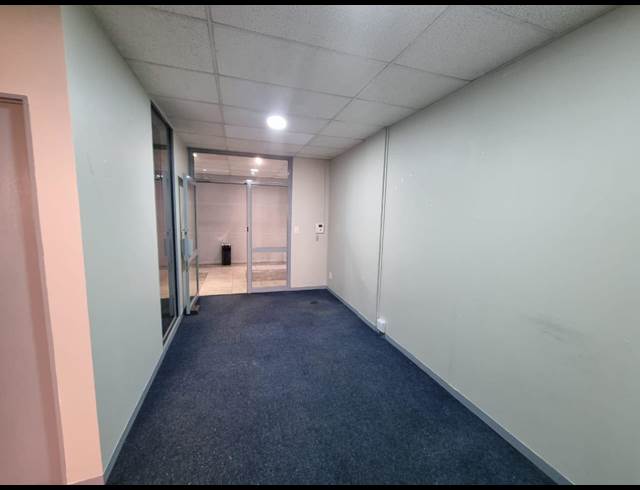 47M² OFFICE TO LET IN ALBERTON CENTRAL