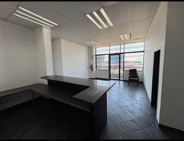380M² WAREHOUSE TO LET IN WYNBERG
