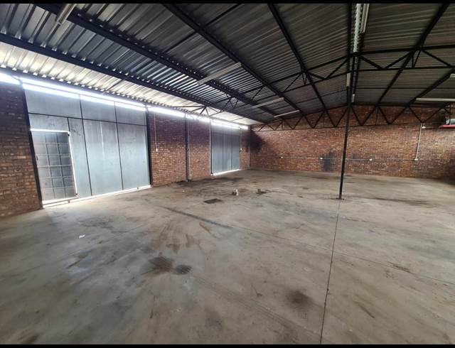 260M² WAREHOUSE TO LET IN KLERKSOORD