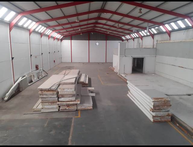 1,085M² WAREHOUSE TO LET IN KILLARNEY GARDENS