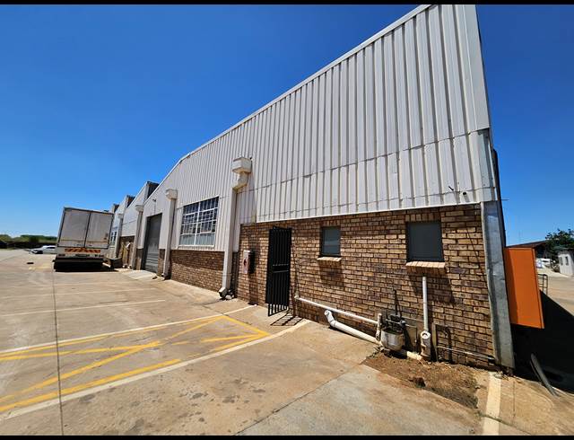 517M² WAREHOUSE TO LET IN ROSSLYN