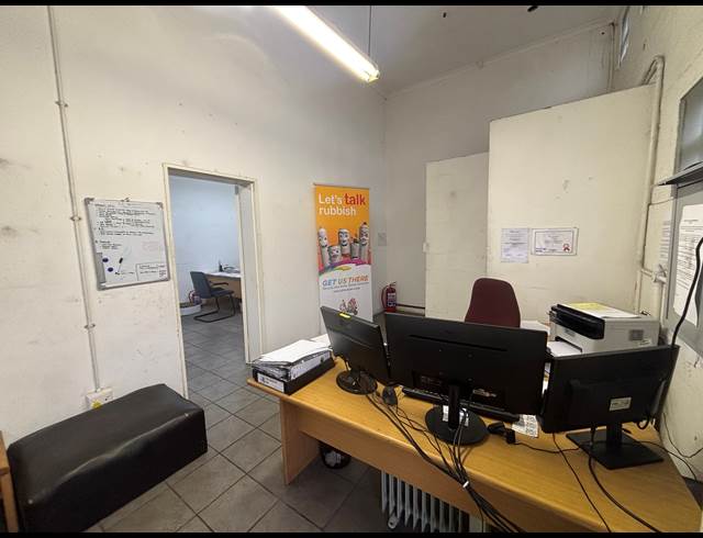220M² WAREHOUSE TO LET IN EPPING INDUSTRIAL