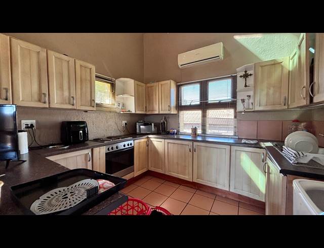 3 BEDROOM APARTMENT TO LET IN WEST ACRES