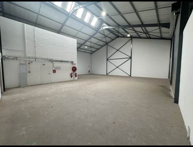 350M² WAREHOUSE TO LET IN FISANTEKRAAL INDUSTRIAL