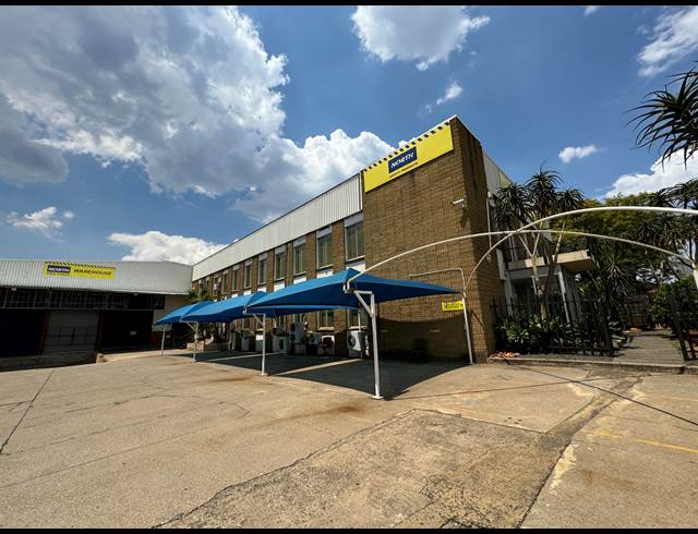 2,501M² WAREHOUSE TO LET IN ISANDO