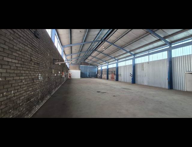 5,600M² WAREHOUSE TO LET IN ANDERBOLT