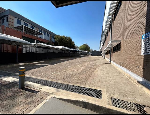 8,124M² WAREHOUSE TO LET IN HALFWAY HOUSE