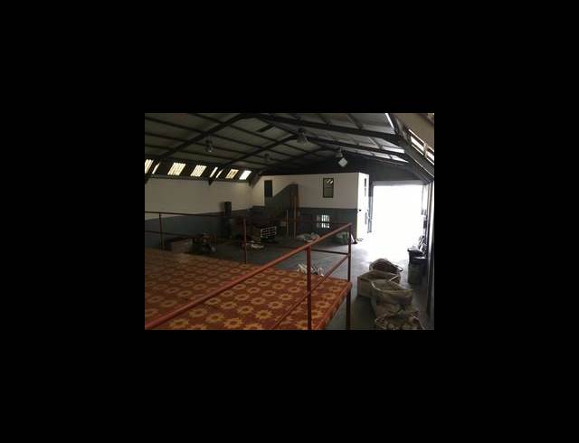 700M² WAREHOUSE TO LET IN EPPING INDUSTRIAL
