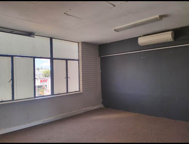 334M² OFFICE RENTED IN DURBANVILLE CENTRAL