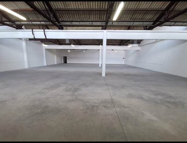 670M² WAREHOUSE RENTED IN NDABENI