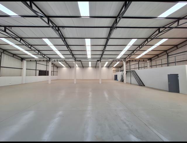 1,094M² WAREHOUSE TO LET IN COSMO BUSINESS PARK