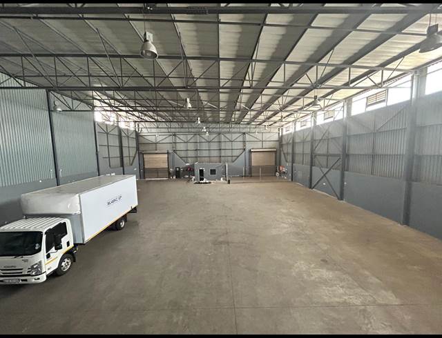 1,300M² WAREHOUSE TO LET IN TUNNEY