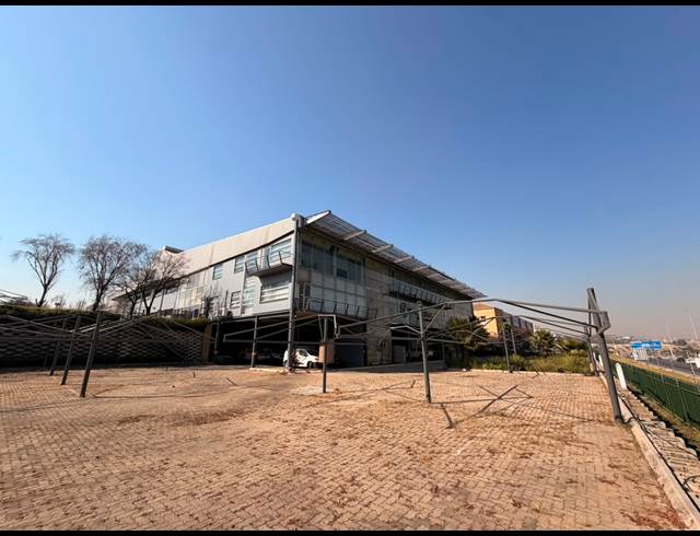 4,665M² WAREHOUSE TO LET IN LINBRO PARK