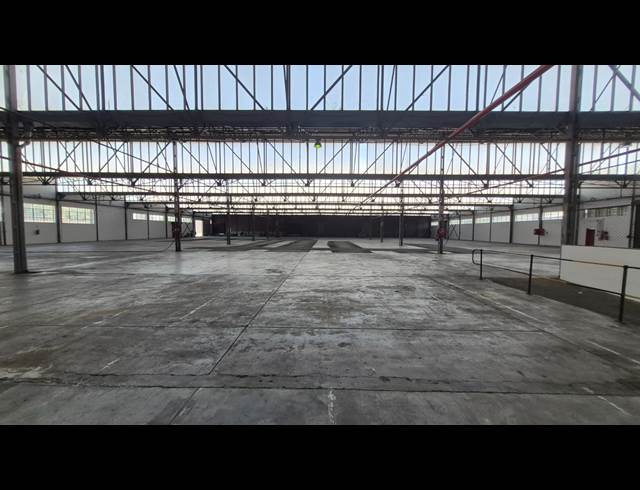 4,280M² WAREHOUSE TO LET IN BOKSBURG EAST