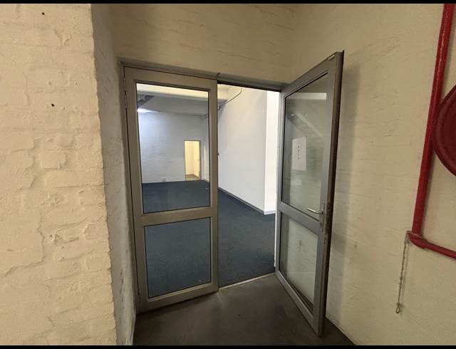 1,024M² OFFICE TO LET IN BELLVILLE SOUTH INDUSTRIA