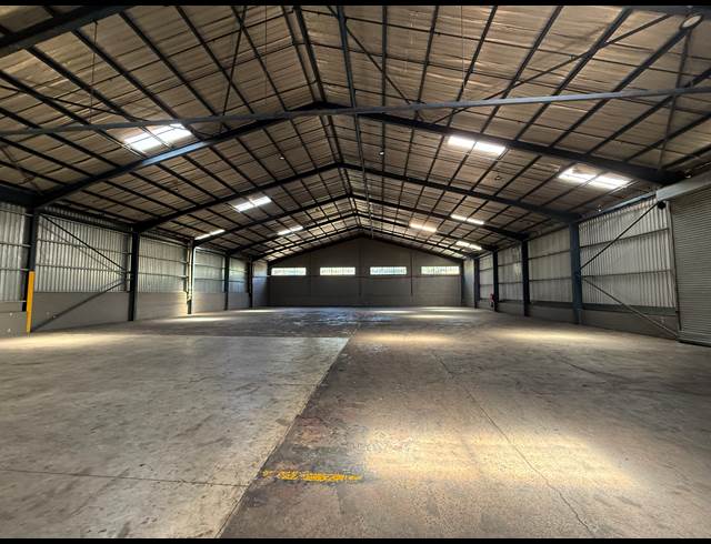 2,357M² WAREHOUSE TO LET IN ROSSBURGH